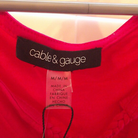 Women's Cable & Gauge Bright Rose top w/pretty shoulder detail -NWT- size Medium - Picture 3 of 12